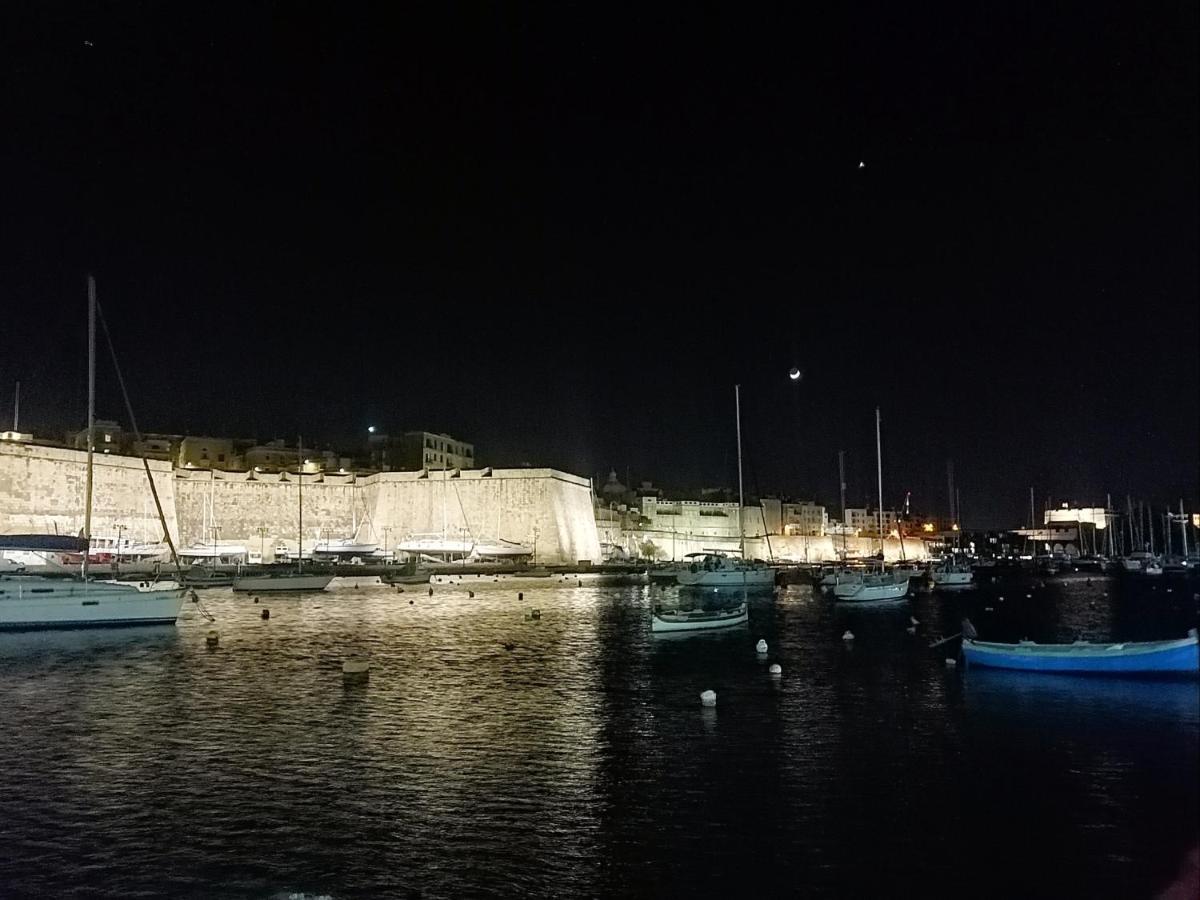 Vittoriosa' Seafront 2 Bed Highly Furnished Apartment المظهر الخارجي الصورة