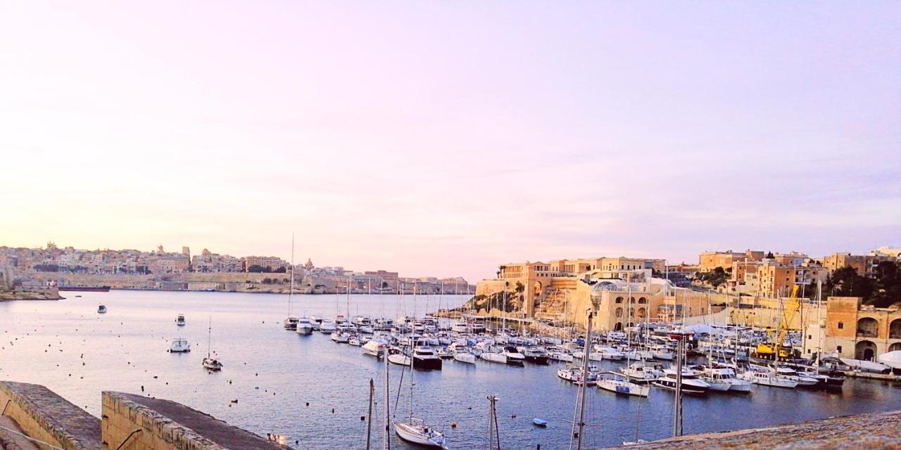 Vittoriosa' Seafront 2 Bed Highly Furnished Apartment المظهر الخارجي الصورة
