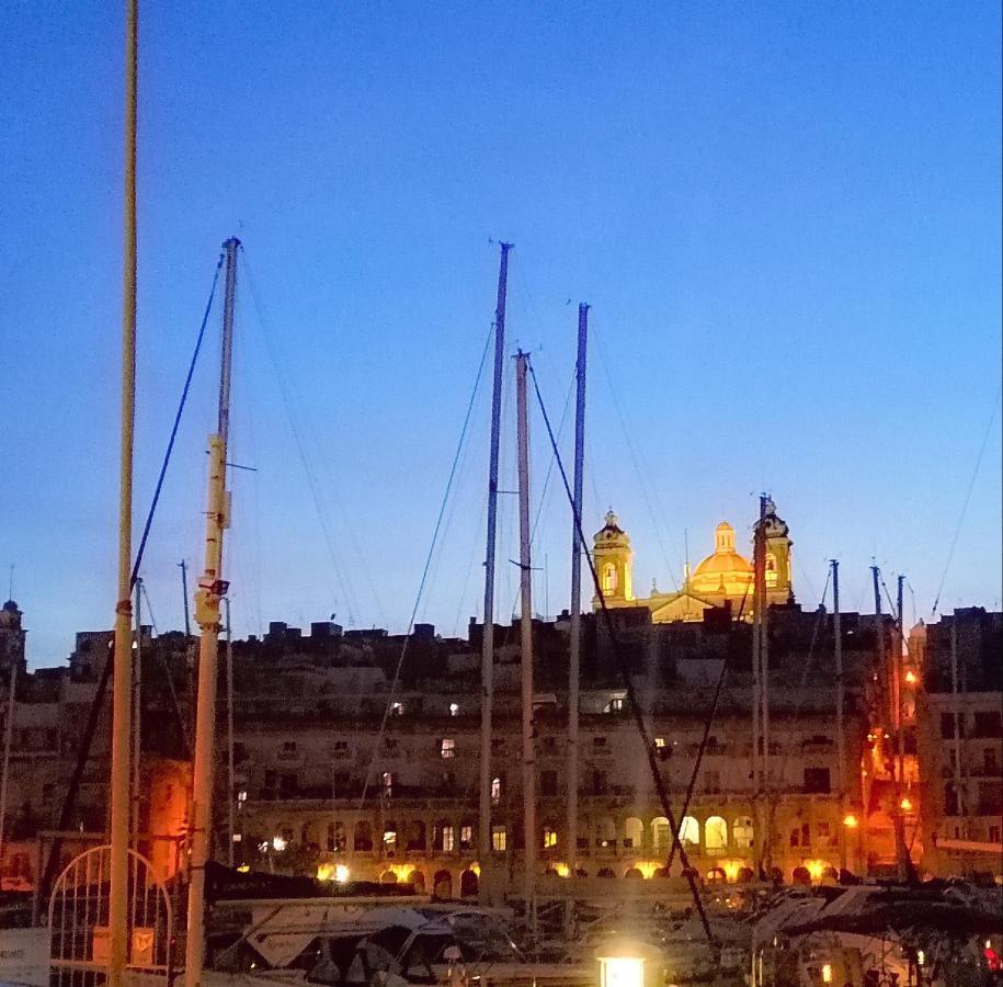 Vittoriosa' Seafront 2 Bed Highly Furnished Apartment المظهر الخارجي الصورة