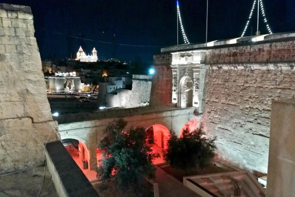 Vittoriosa' Seafront 2 Bed Highly Furnished Apartment المظهر الخارجي الصورة