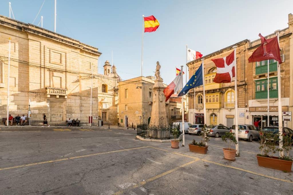 Vittoriosa' Seafront 2 Bed Highly Furnished Apartment المظهر الخارجي الصورة