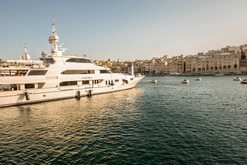 Vittoriosa' Seafront 2 Bed Highly Furnished Apartment المظهر الخارجي الصورة